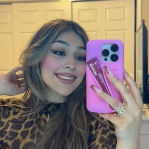 Meet your Posher, Roselyn